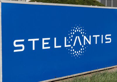 عيب في البطارية يدفع ستيلانتس لاستدعاء سيارات الجيب