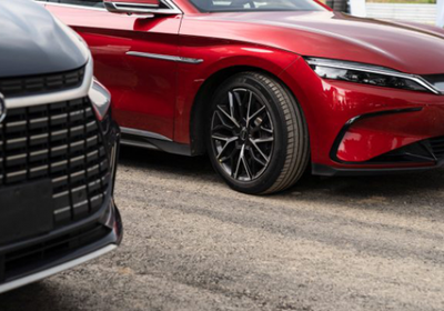 بي واي دي تقترب من هدفها السنوي وتوسع نفوذها عالميًا