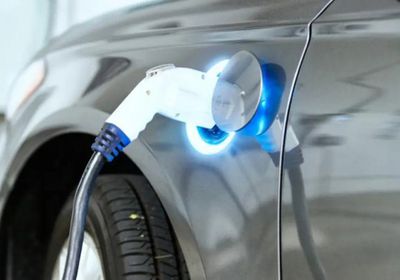 بريطانيا تقدم حوافز لدفع مبيعات السيارات الكهربائية