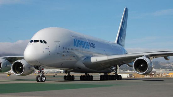 إيرباص تسلم 50 طائرة في شهر مع تباطؤ الطلب