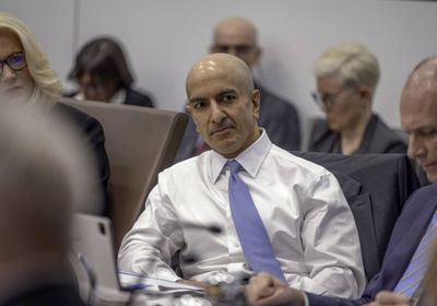 احتياطي مينيابوليس يتوقع خفضا تدريجيا لأسعار الفائدة