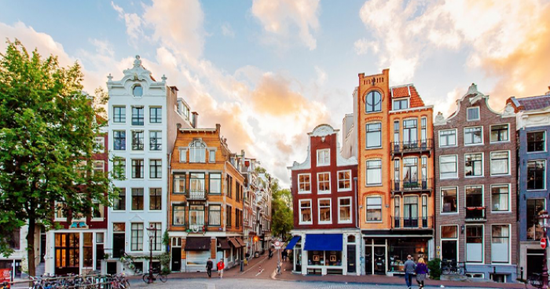 هولندا تعتزم خفض حصتها في مصرف "إيه بي إن أمرو"