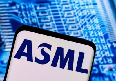 تراجع سهم "إي إس إم إل" بعد تحذير من بنك أوف أمريكا