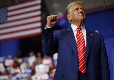 ترامب: علينا منع الحوثيين من استهداف السفن