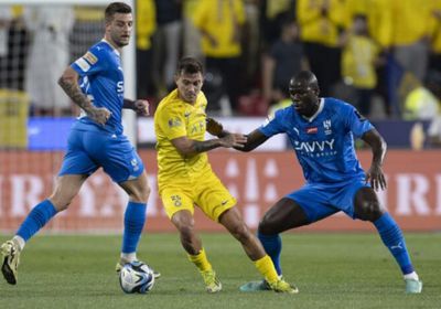 الهلال ينتزع التعادل من النصر في قمة الرياض