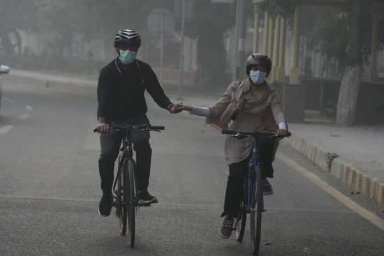 لاهور تغلق المدارس الابتدائية بسبب مستويات تلوث قياسية