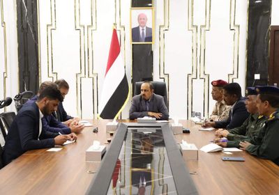 محافظ حضرموت يبحث تعزيز التعاون مع مفوضية حقوق الإنسان