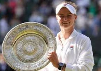 كريتشيكوفا تنتقد تصريحات غير مهنية حول ملامحها 