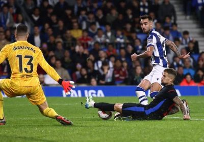 برشلونة يسقط أمام ريال سوسييداد بالدوري الإسباني 