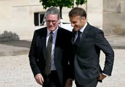 رئيس وزراء بريطانيا يجتمع مع ماكرون لمناقشة دعم أوكرانيا