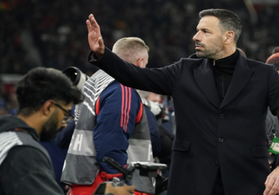 رسمياً.. مانشستر يونايتد يعلن رحيل فان نيستلروي