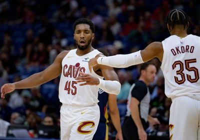 كافاليرز يتغلب على هورنتس ويمدد سجله إلى 15 مباراة متتالية بدون خسارة