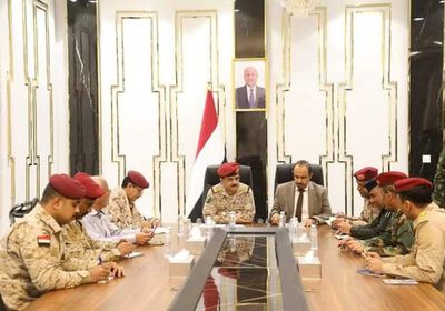 محافظ حضرموت يطلع على تطورات الأوضاع الأمنية والعسكرية