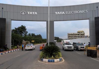 تاتا إلكترونكس تستحوذ على مصنع آيفون في الهند