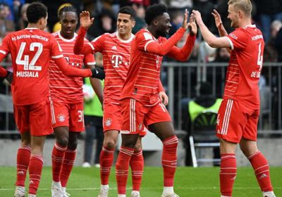 بايرن ميونخ يحقق فوزًا ثمينًا على أوغسبورغ بثلاثية