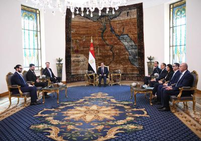 الرئيس المصري يلتقي رئيس المنتدى الاقتصادي العالمي