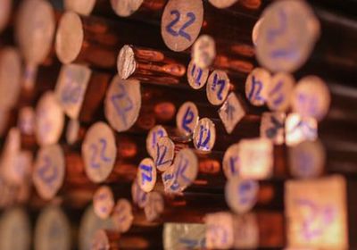 تراجع أسعار النحاس بظل قوة الدولار والتوترات الجيوسياسية