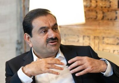 استدعاء أداني وابن أخيه للرد على اتهامات برشوة في أمريكا