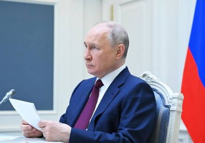 بوتين ينفي محاولته ترهيب ميركل بالكلبة كوني