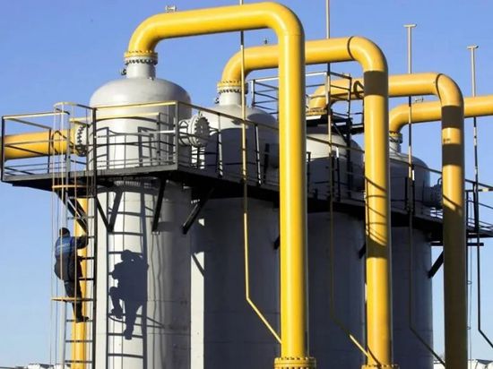 انخفاض مخزونات الغاز الطبيعي الأمريكي يدعم الأسعار