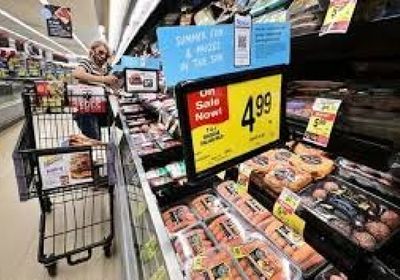 ارتفاع ثقة المستهلك الأمريكي مع انحسار المخاوف من الركود