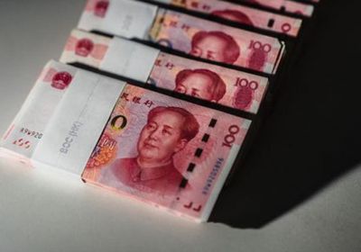 جيه بي مورجان: جمارك ترامب قد تهبط باليوان الصيني 15%