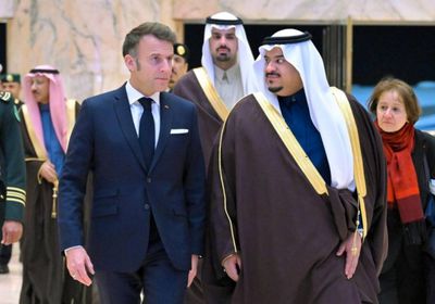 الرئيس الفرنسي يصل إلى الرياض