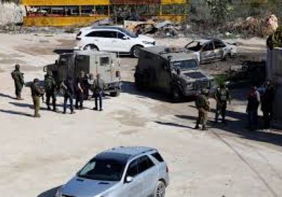 مستوطنون إسرائيليون يهاجمون بلدتين فلسطينيتين بالضفة الغربية