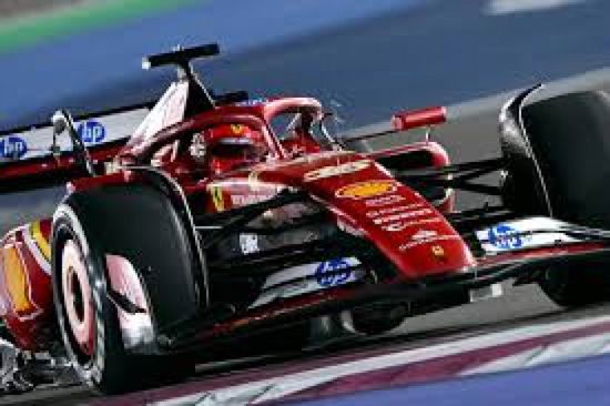 الأخوان لوكلير يقودان سيارة فيراري في التجارب الحرة لسباق أبوظبي