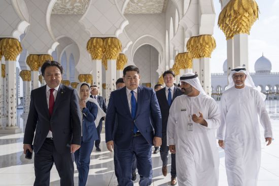 ‎رئيس وزراء منغوليا يزور جامع الشيخ زايد الكبير في أبوظبي