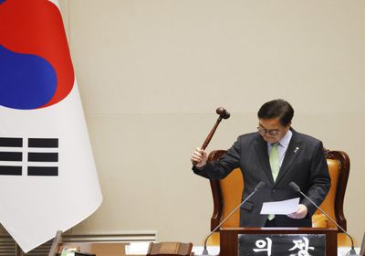 بعد فشل عزل الرئيس.. الحزب الحاكم في كوريا الجنوبية يعلن استعداده للاستقالة 