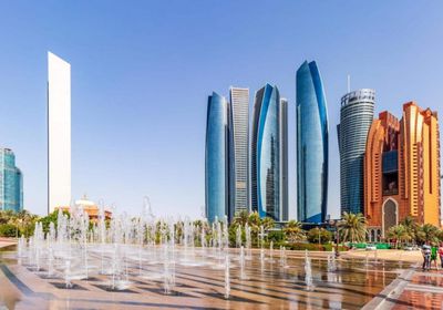 أبوظبي تطلق مبادرات طموحة لتسريع عجلة الاقتصاد