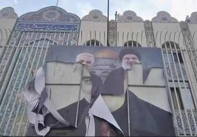 تخريب ونهب للسفارة الإيرانية في دمشق بعد سقوط الأسد