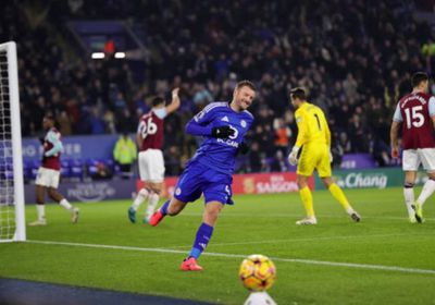 فاردي يقود انتفاضة ليستر سيتي في التعادل مع برايتون