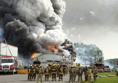 مقتل 2 وإصابة 9 في انفجار بموقع لشركة إيني قرب فلورنسا