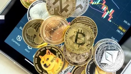 صعود البيتكوين يدفع أسهم شركات التشفير للارتفاع