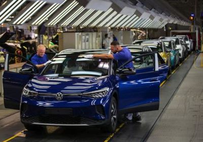 تصعيد إضرابات عمال فولكس وسط خلافات حول خفض التكاليف