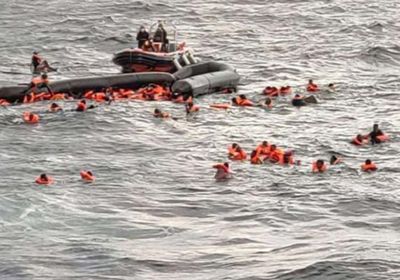 غرق مهاجر ومخاوف من فقد آخرين بعد انقلاب قارب قبالة اليونان