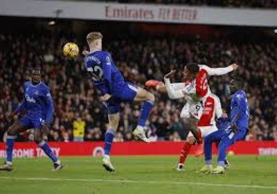 أرسنال يتعادل سلبيا على أرضه أمام إيفرتون