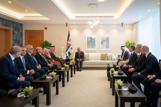 عاهل الأردن يستقبل وزير الخارجية الإمارات وأعضاء لجنة الاتصال الوزارية بشأن سورية
