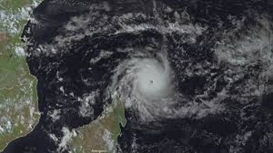 الإعصار شيدو يضرب أرخبيل مايوت الفرنسي ويُسقط قتيلين