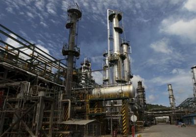 مؤسسة النفط الليبية تعلن حالة القوة القاهرة بعد تعرض مصفاة لأضرار