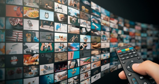 سهم "وارنر براذرز" يقفز بعد إعلان إعادة الهيكلة