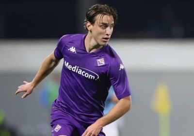 بوف لاعب فيورنتينا يشيد بروح مجتمع كرة القدم مع استمرار تعافيه