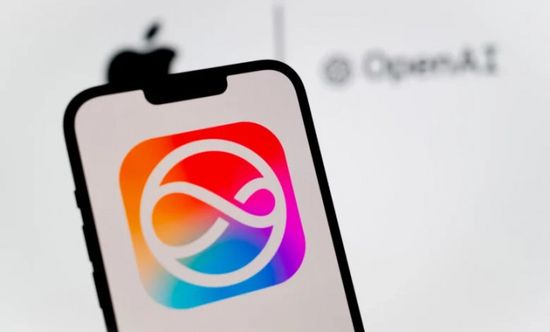 آبل تطلق تحديث "iOS 18.2" لدمج "ChatGPT" مع "Siri"