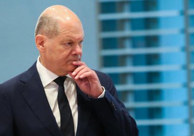 البرلمان الألماني يوافق على حجب الثقة عن حكومة شولتس