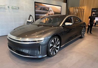 لوسد تبحث عن شراكات مع صانعي السيارات التقليدية