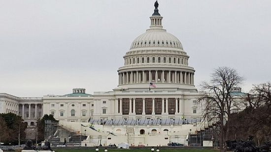 الكونجرس يدعو الرئيس الأمريكي لاستخدام الأسلحة النووية دون موافقته