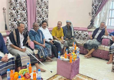 فريق التواصل يزور الإعلامي بن عويض في المهرة