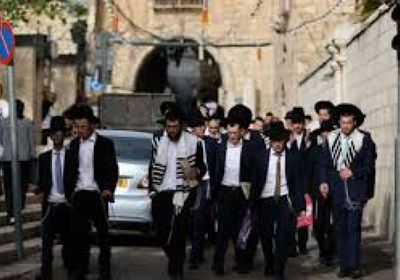 فلسطينيون يتهمون مستوطنين إسرائيليين بإحراق مسجد بالضفة الغربية